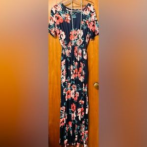 Navy Floral Fitted waist  flowy short sleeve  floral maxi dress w/ POCKETS!
